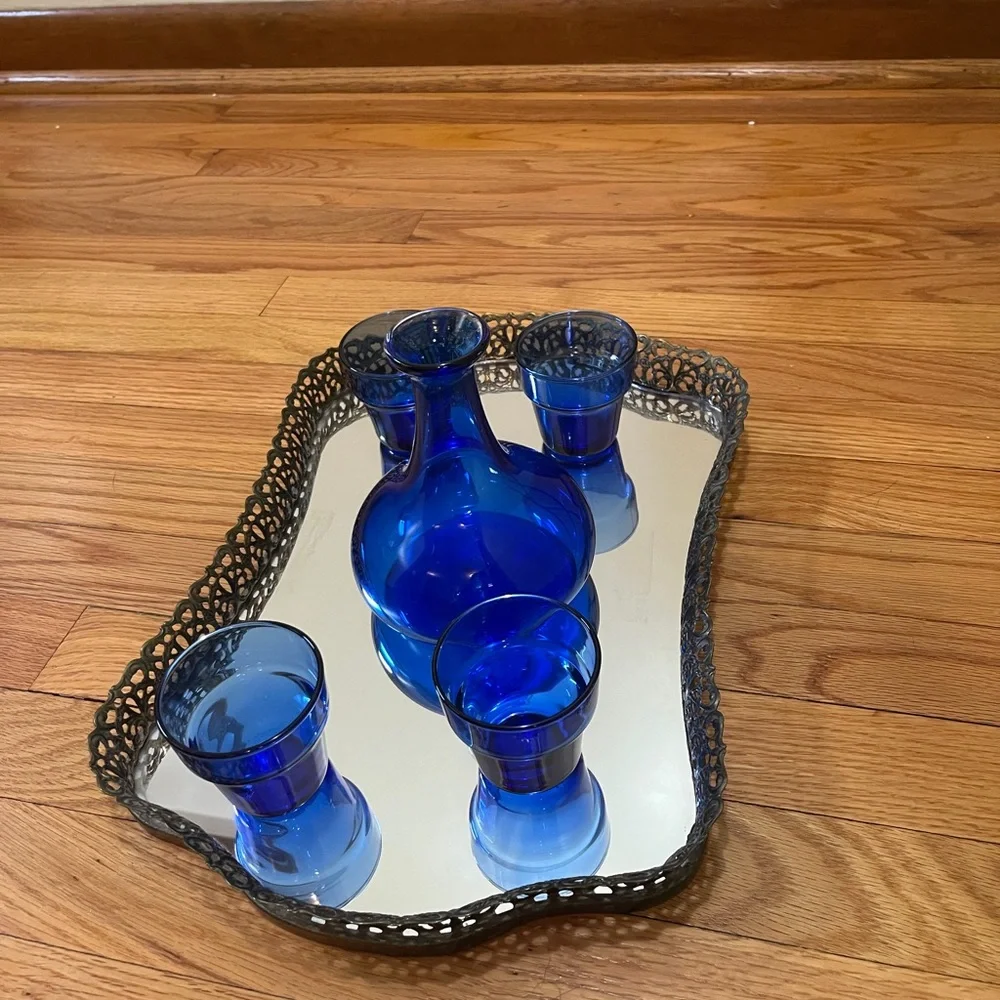 MCM Vintage Hand Blown Glass Decanter With 4 Anchor Hocking Glasses Sapphire